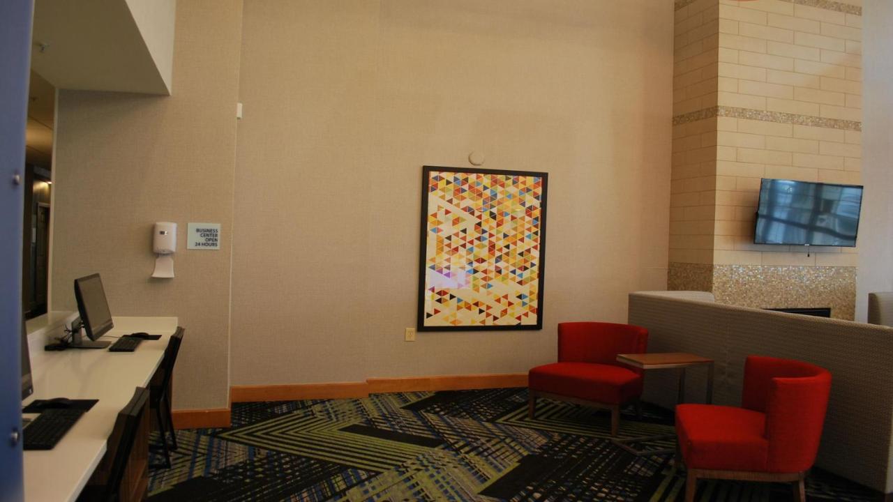 Holiday Inn Express & Suites Indianapolis North - Carmel By Ihg Exterior photo