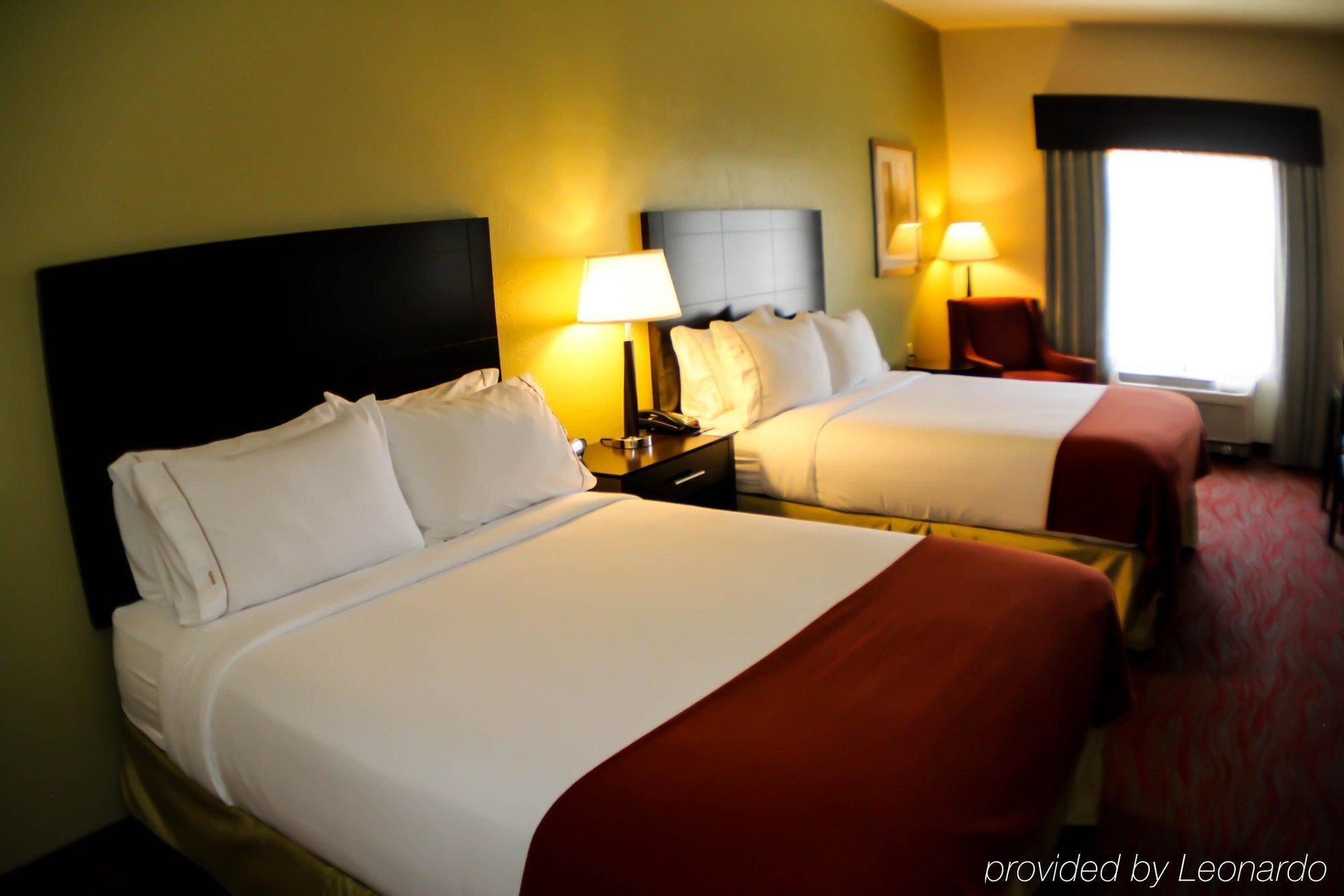 Holiday Inn Express & Suites Indianapolis North - Carmel By Ihg Exterior photo