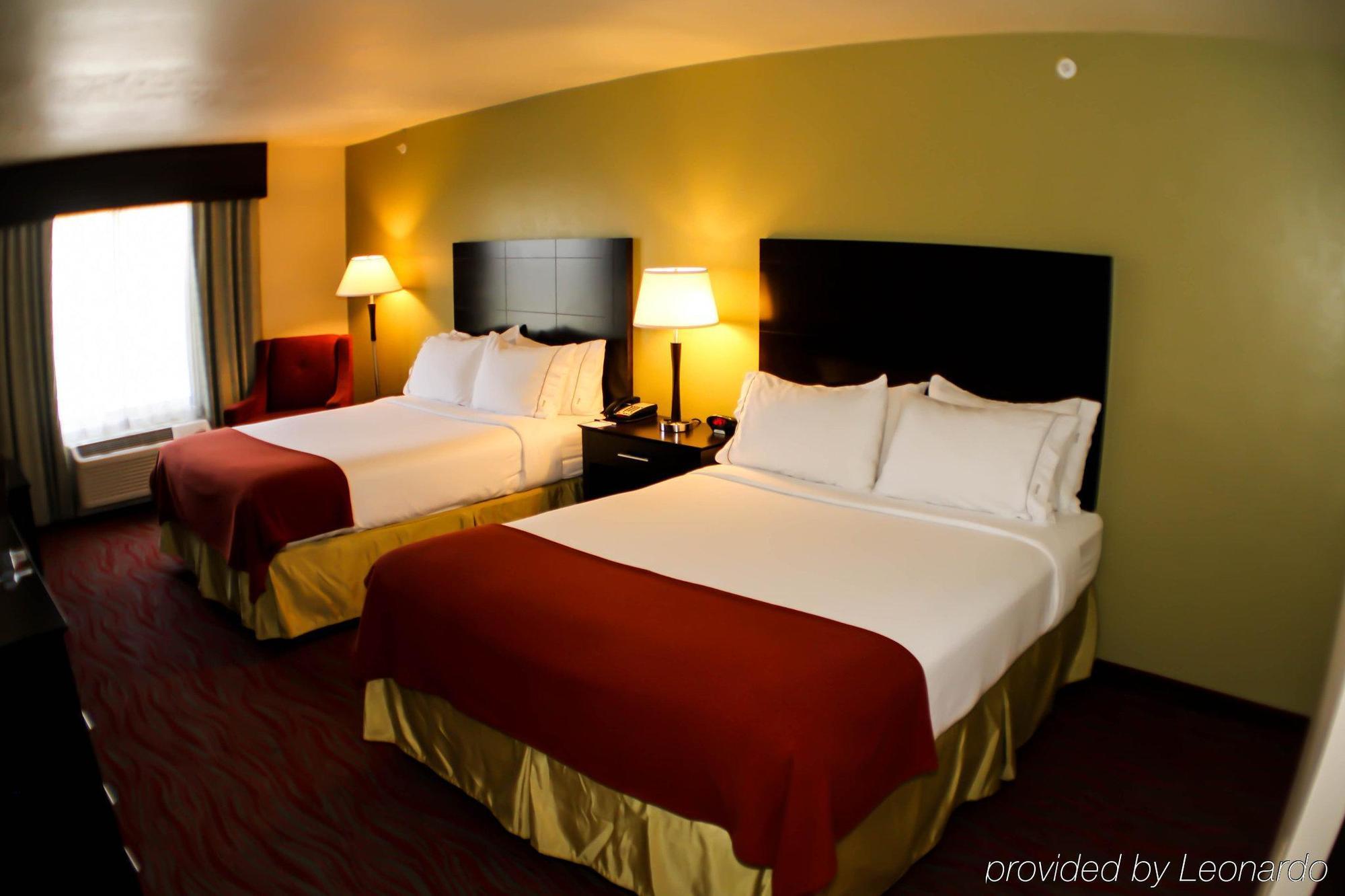 Holiday Inn Express & Suites Indianapolis North - Carmel By Ihg Exterior photo
