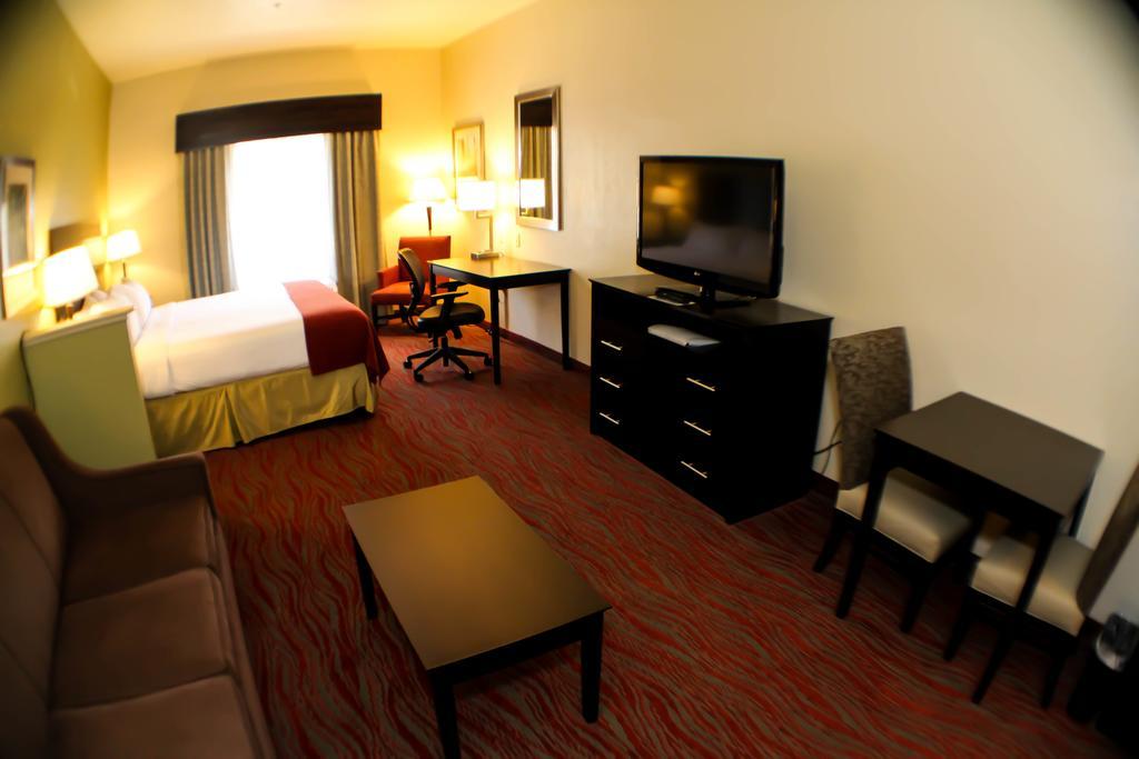 Holiday Inn Express & Suites Indianapolis North - Carmel By Ihg Exterior photo