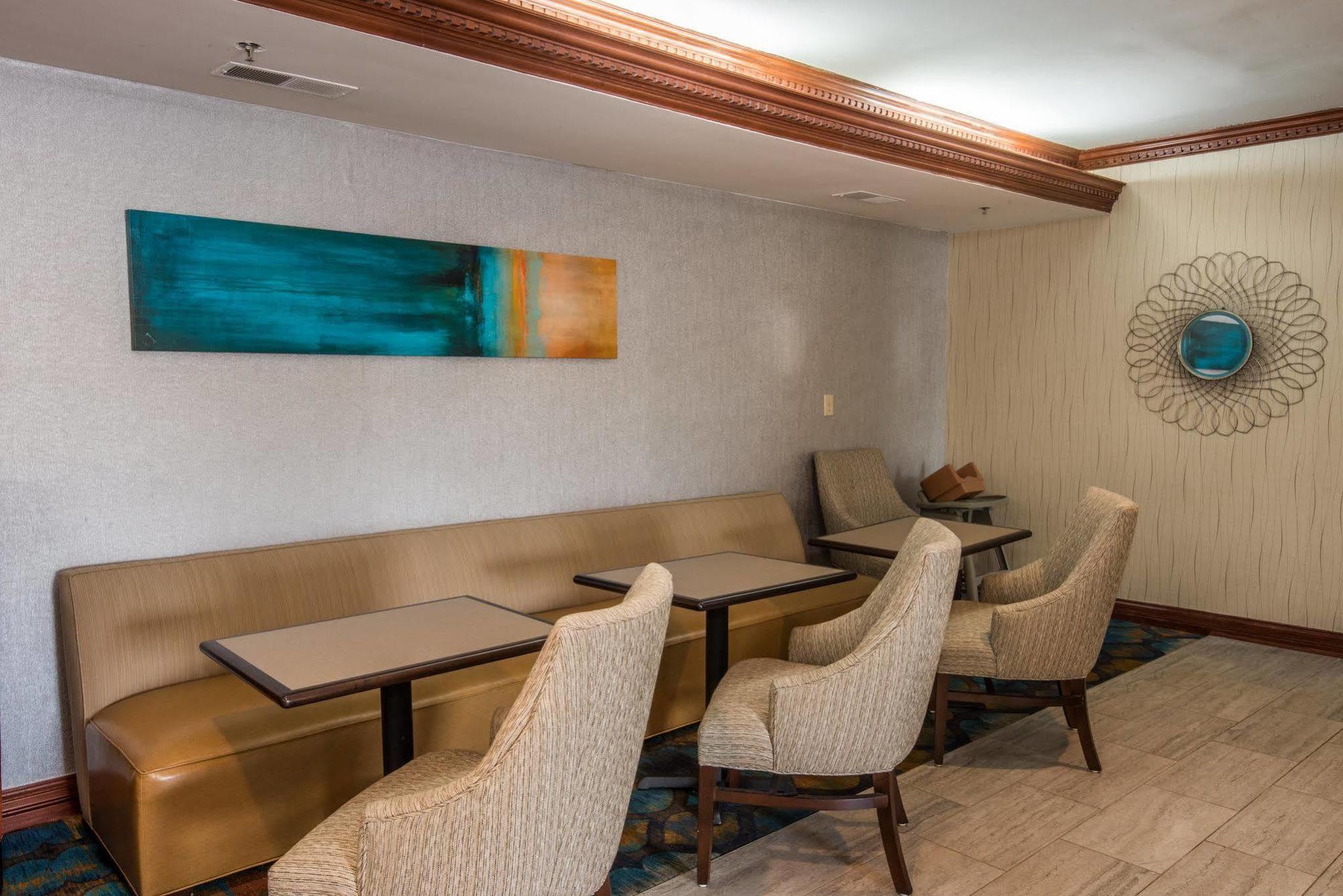 Holiday Inn Express & Suites Indianapolis North - Carmel By Ihg Exterior photo