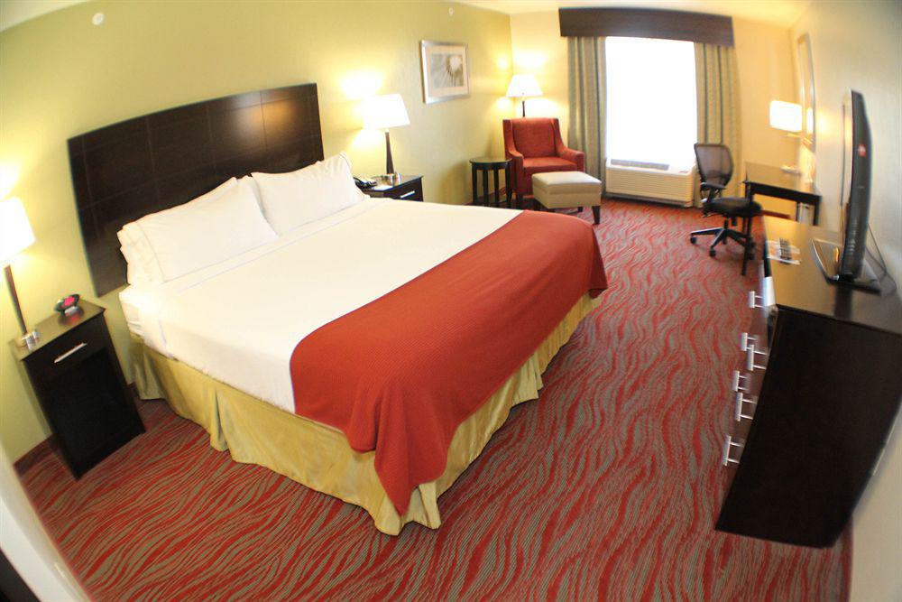 Holiday Inn Express & Suites Indianapolis North - Carmel By Ihg Exterior photo